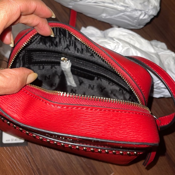 DKNY Faye-Top Zip Camera Bag - New Crossbody Bags - Picture 4 of 5